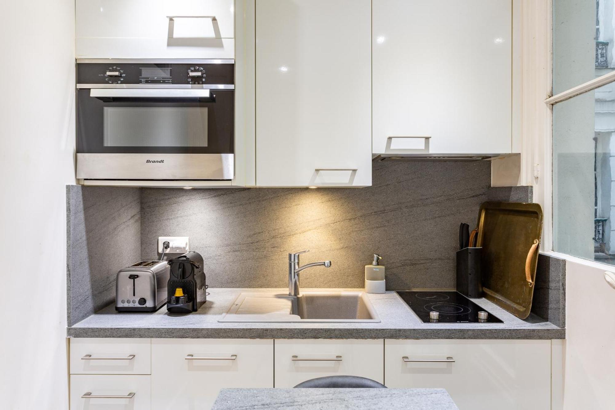 The Charming Rue Cler Apartment *